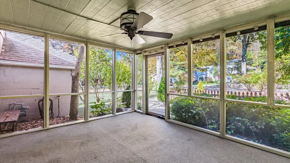 Exterior - 343 W Maple St, Granville, OH 43023 photo 5 of 11