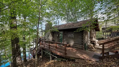 657 Natchez Ln, Sugar Grove, OH 43155