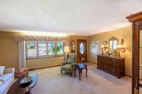 Entry Way - 71 Barb Ave, Heath, OH 43056 photo 1 of 4