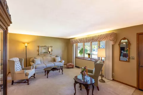 Living - 71 Barb Ave, Heath, OH 43056 photo 1 of 4
