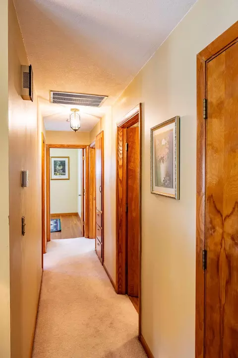 Entry Way - 71 Barb Ave, Heath, OH 43056 photo 4 of 4