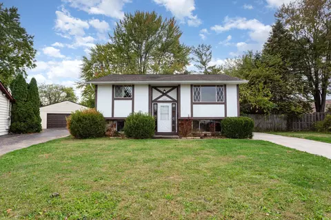 1687 Brookfield Sq S, Columbus, OH 43229