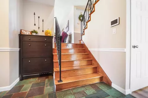 Entry Way - 26 Thomaston Trl, Springfield, OH 45503 photo 6 of 10