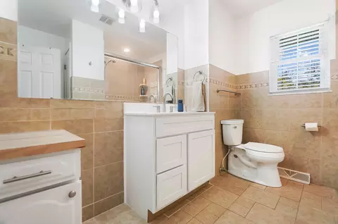 Bath - 26 Thomaston Trl, Springfield, OH 45503 photo 6 of 9