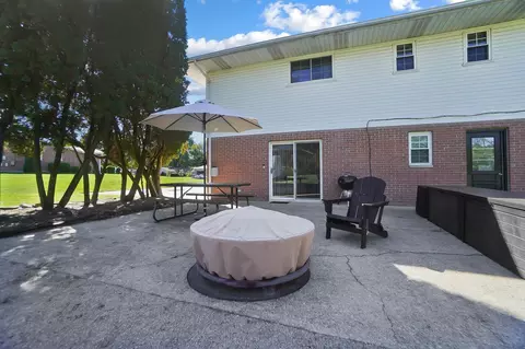 Exterior - 26 Thomaston Trl, Springfield, OH 45503 photo 14 of 17