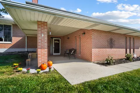 Exterior - 26 Thomaston Trl, Springfield, OH 45503 photo 7 of 17