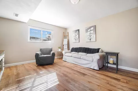 Living - 26 Thomaston Trl, Springfield, OH 45503 photo 1 of 8