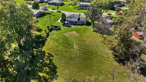 View/Area - 26 Thomaston Trl, Springfield, OH 45503 photo 4 of 5