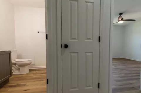 Entry Way - 1408 E Wheeling St, Lancaster, OH 43130 photo 6 of 7