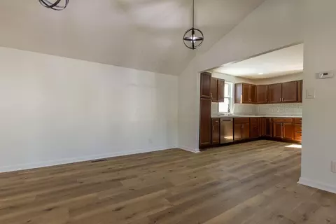 Living - 1408 E Wheeling St, Lancaster, OH 43130 photo 3 of 6