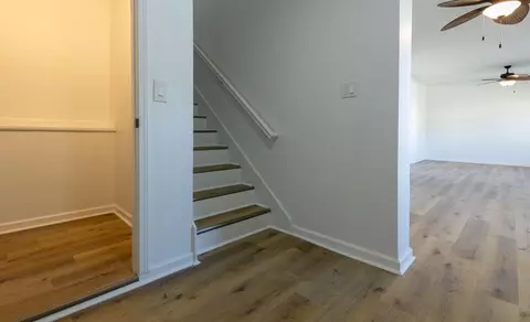 Entry Way - 1408 E Wheeling St, Lancaster, OH 43130 photo 3 of 7