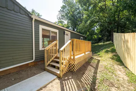 357 Adams St, Nelsonville, OH 45764