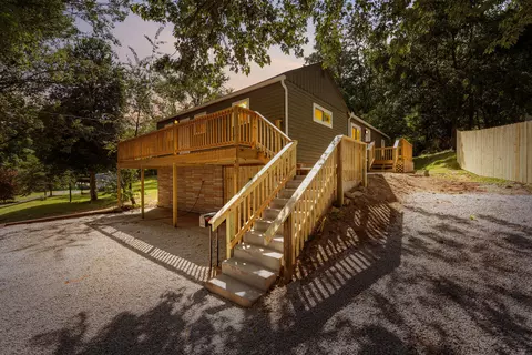 357 Adams St, Nelsonville, OH 45764