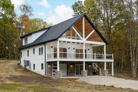 741 Floral Valley Dr E, Howard, OH 43028