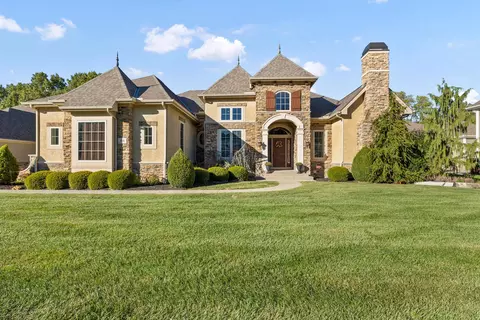 8818 Lindsey Ct, Westerville, OH 43082