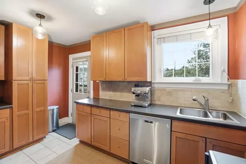 Kitchen - 30 E Markison Ave, Columbus, OH 43207 photo 1 of 4