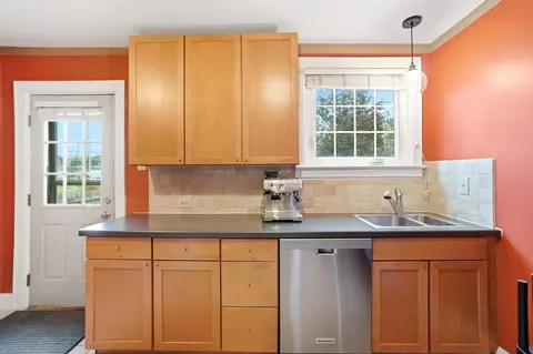 Kitchen - 30 E Markison Ave, Columbus, OH 43207 photo 4 of 4