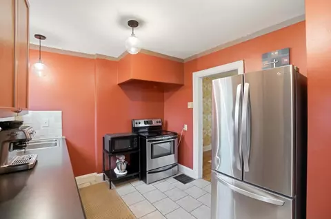 Kitchen - 30 E Markison Ave, Columbus, OH 43207 photo 3 of 4