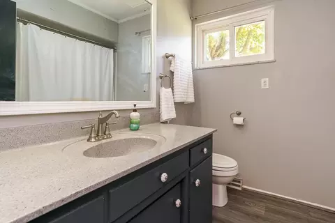 Bath - 595 Ridgewood Dr, Circleville, OH 43113 photo 2 of 4