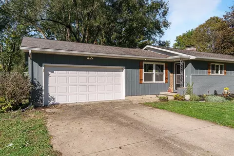 Exterior - 595 Ridgewood Dr, Circleville, OH 43113 photo 4 of 11