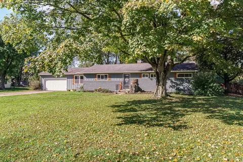 Exterior - 595 Ridgewood Dr, Circleville, OH 43113 photo 2 of 11
