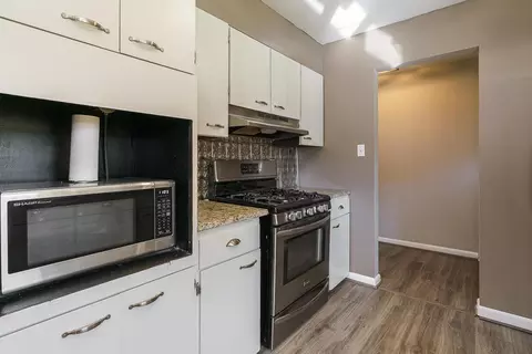 Kitchen - 595 Ridgewood Dr, Circleville, OH 43113 photo 3 of 4