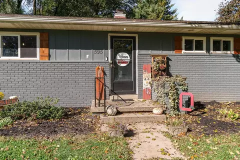 Exterior - 595 Ridgewood Dr, Circleville, OH 43113 photo 3 of 11