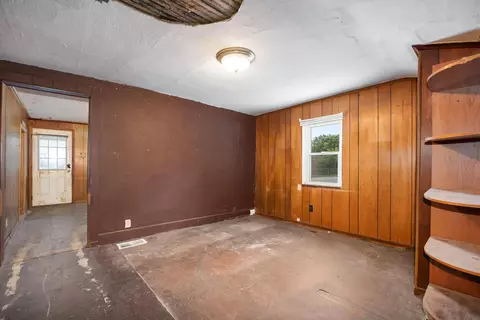 Living - 551 E Main St, Circleville, OH 43113 photo 1 of 3