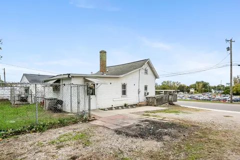 Exterior - 551 E Main St, Circleville, OH 43113 photo 10 of 13