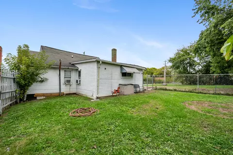Exterior - 551 E Main St, Circleville, OH 43113 photo 8 of 13