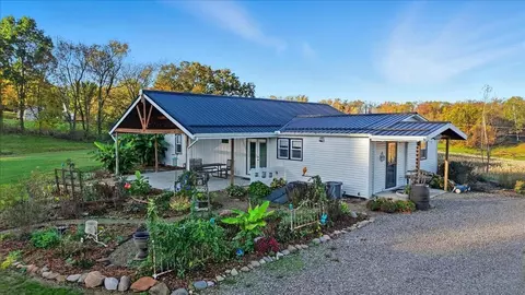 13904 Carey Ln, Danville, OH 43014