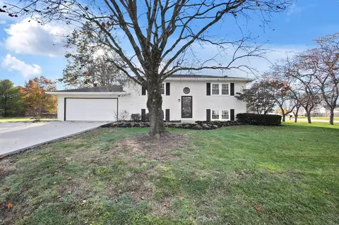 282 River Forest Rd, Pataskala, OH 43062