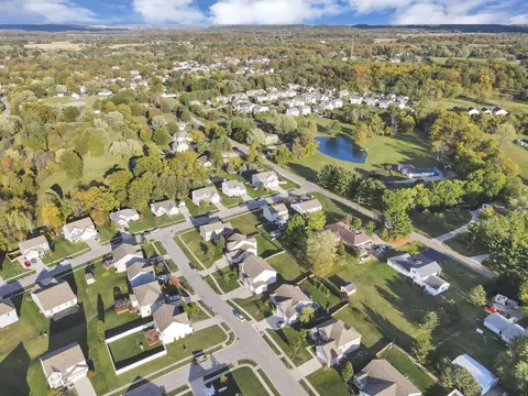 View/Area - 549 Crestview Dr, Lithopolis, OH 43136 photo 9 of 17