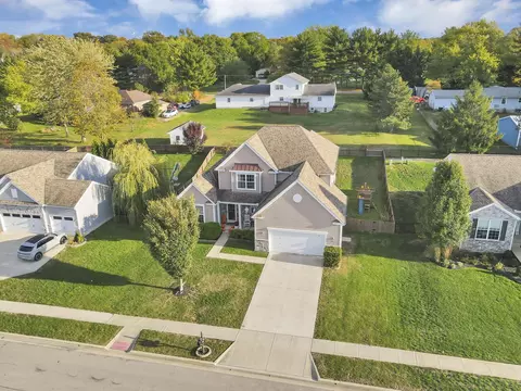 View/Area - 549 Crestview Dr, Lithopolis, OH 43136 photo 4 of 17