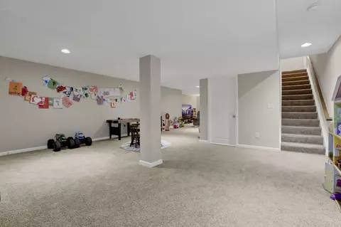 Entry Way - 549 Crestview Dr, Lithopolis, OH 43136 photo 5 of 7