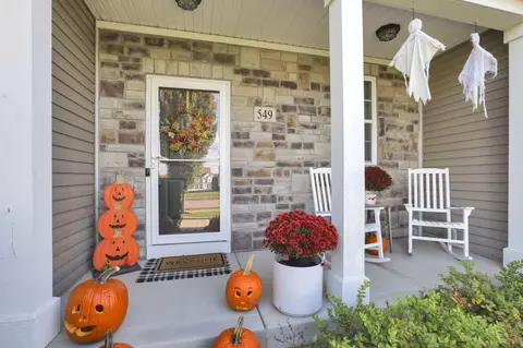 Exterior - 549 Crestview Dr, Lithopolis, OH 43136 photo 3 of 23