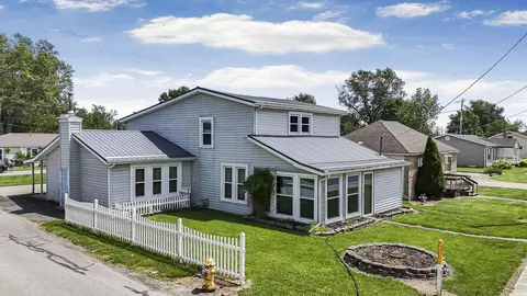 11007 Hebron Rd, Buckeye Lake, OH 43008