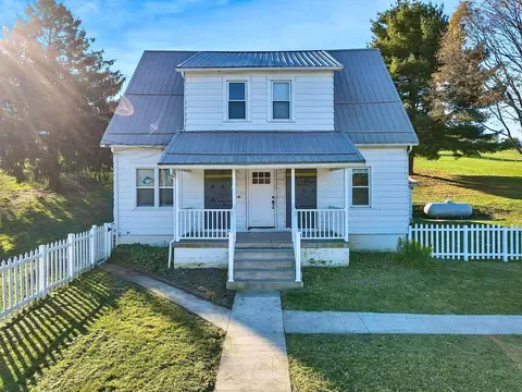 2165 Tent Rd NE, Lancaster, OH 43130