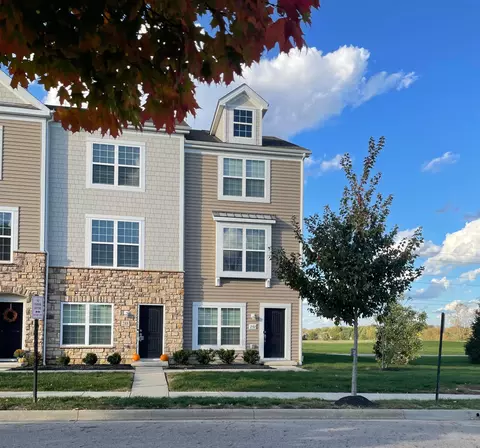 292 Autumn Ridge Cir, Pickerington, OH 43147