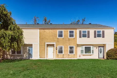 1678 Park Row Dr #B, Columbus, OH 43235