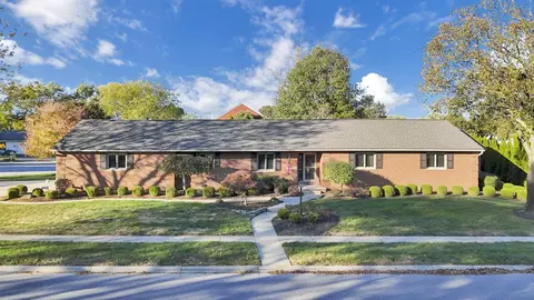 2584 Clark Dr, Grove City, OH 43123