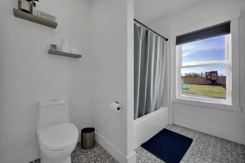 Bath - 7181 Long Pond Rd, Cable, OH 43009 photo 2 of 9