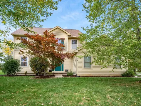 614 Village Park Dr, Powell, OH 43065