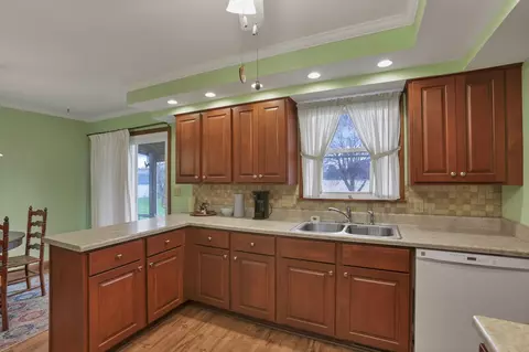 Kitchen - 28671 Chieftain Dr, Logan, OH 43138 photo 2 of 4