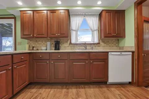 Kitchen - 28671 Chieftain Dr, Logan, OH 43138 photo 4 of 4