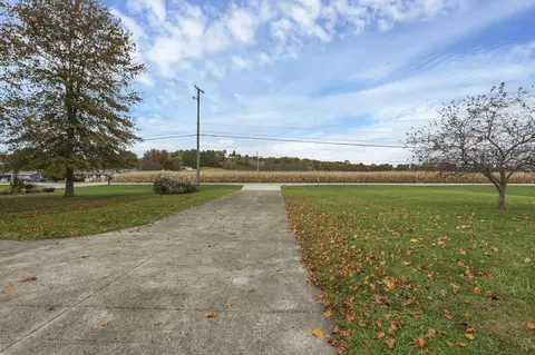 Exterior - 28671 Chieftain Dr, Logan, OH 43138 photo 4 of 23