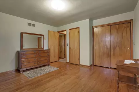 Bedroom - 28671 Chieftain Dr, Logan, OH 43138 photo 2 of 7