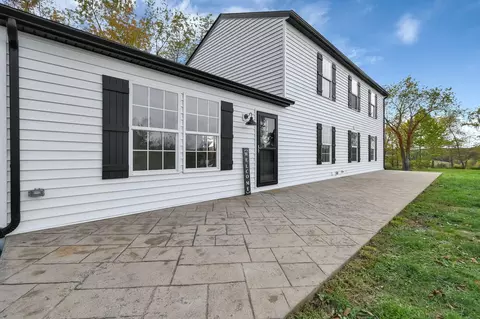 10590 Watson Rd, Newark, OH 43055