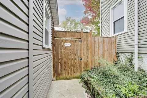 Exterior - 304 E Tulane Rd, Columbus, OH 43202 photo 12 of 14