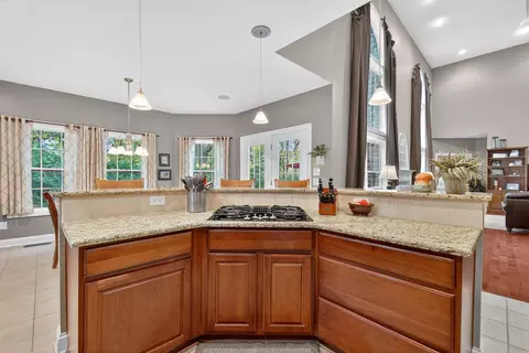 Kitchen - 5844 Dunheath Loop, Dublin, OH 43016 photo 8 of 12
